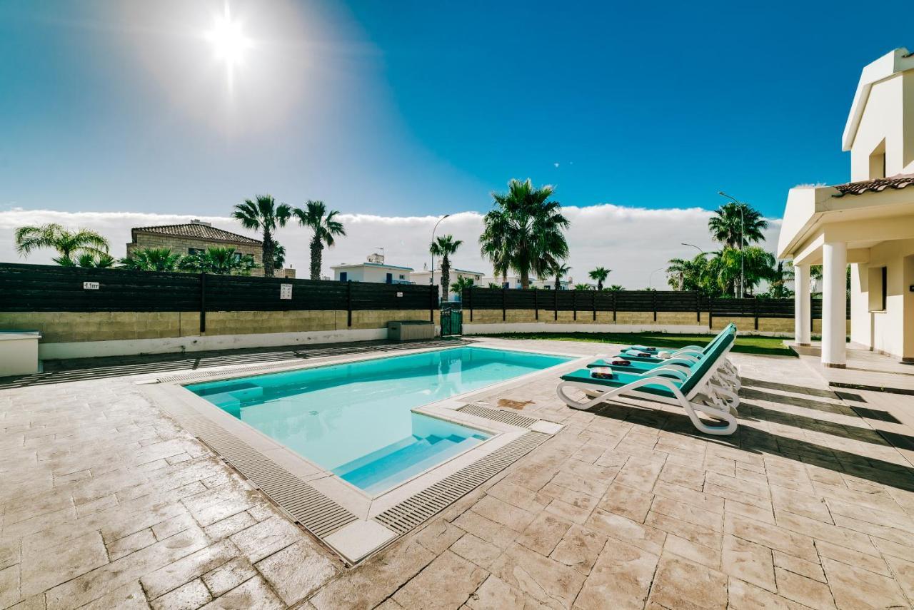 Michelle - 3 Bed With Private Pool And Gardens * Agia Napa
